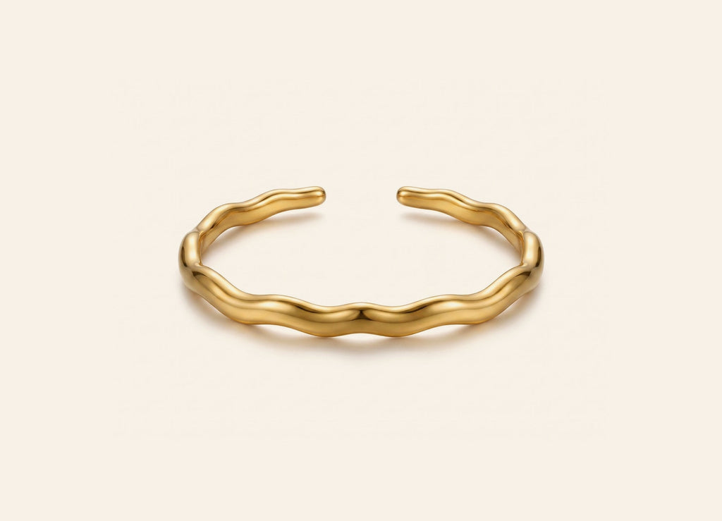 Lex Bangle in slim rippled 18k gold PVD over 316L steel, Mini size