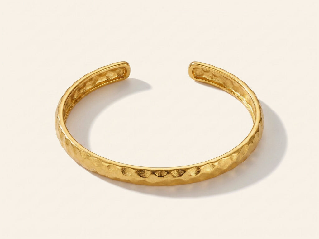 Hope Bangle in hammered 18k gold PVD over 316L steel, Mother size