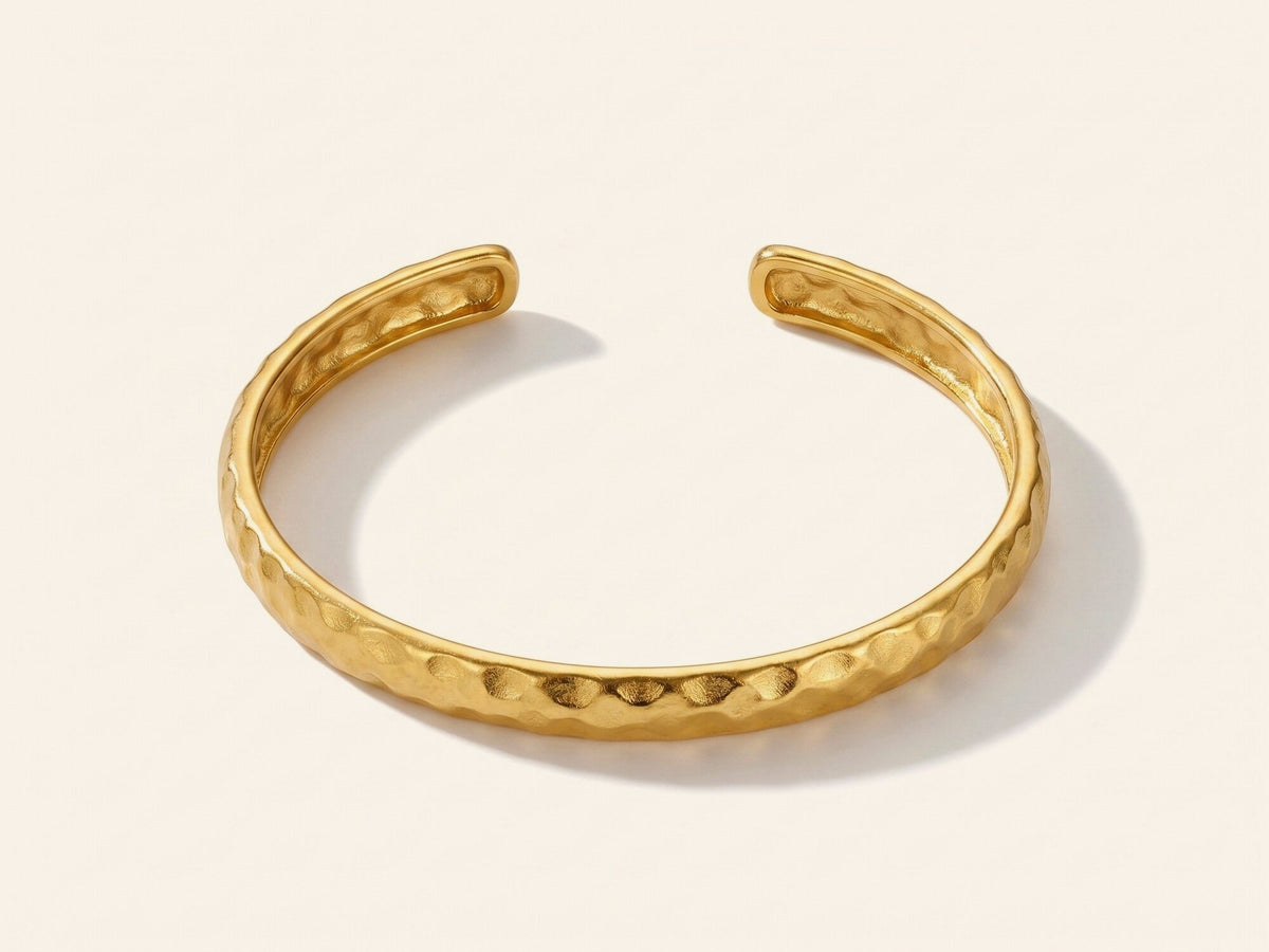 Hope Bangle in hammered 18k gold PVD over 316L steel, Mother size