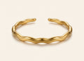 Lex Bangle in slim rippled 18k gold PVD over 316L steel, Mother size